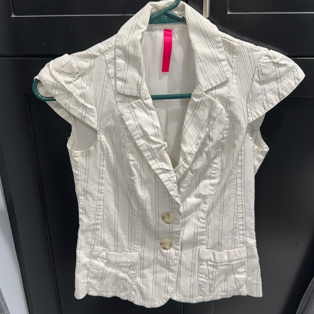 White dress shirt/blazer